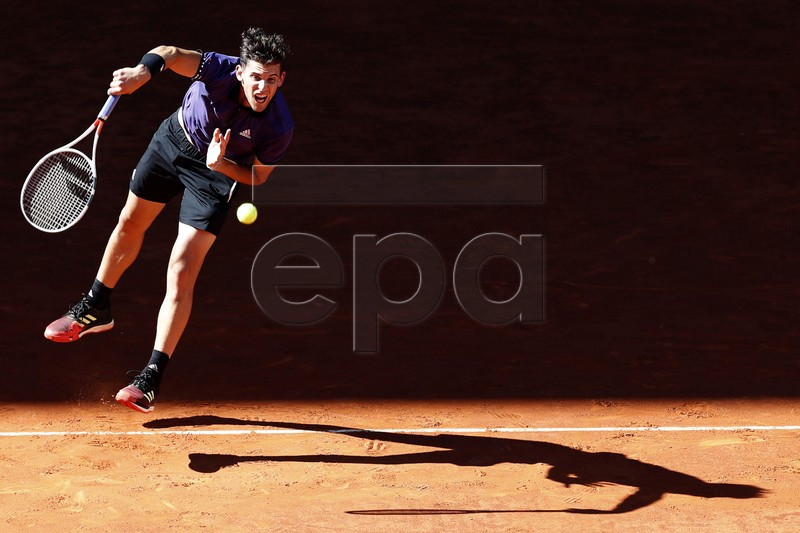 Austria's Dominic Thiem in action during his quarter final match against Switzerland's Roger Federer at the Mutua Madrid Open tennis tournament in Madrid, Spain, 10 May 2019.  EPA-EFE/JAVIER LIZON
