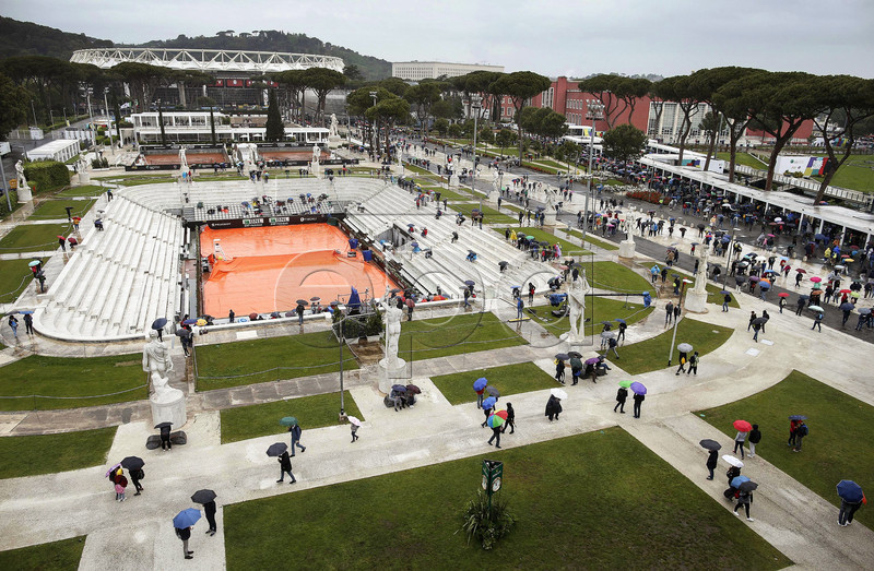 General view of the Pietrangeli court as all matches are suspended due to rain at the Italian Open tennis tournament in Rome, Italy, 15 May 2019.  EPA-EFE/RICCARDO ANTIMIANI