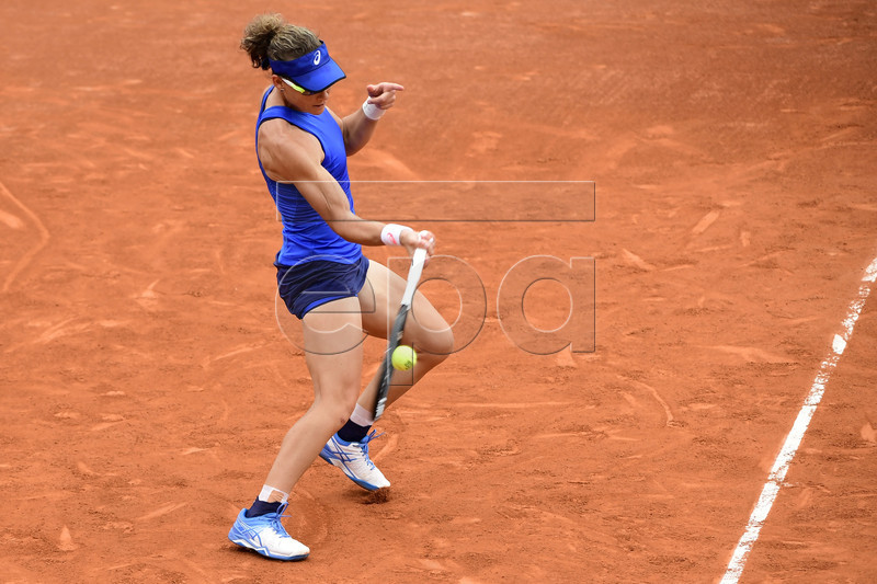 Samantha Stosur of Australia plays Barbora Strycova of the Czech Republic during their women?s first round match during the French Open tennis tournament at Roland Garros in Paris, France, 27 May 2019.  EPA-EFE/CAROLINE BLUMBERG