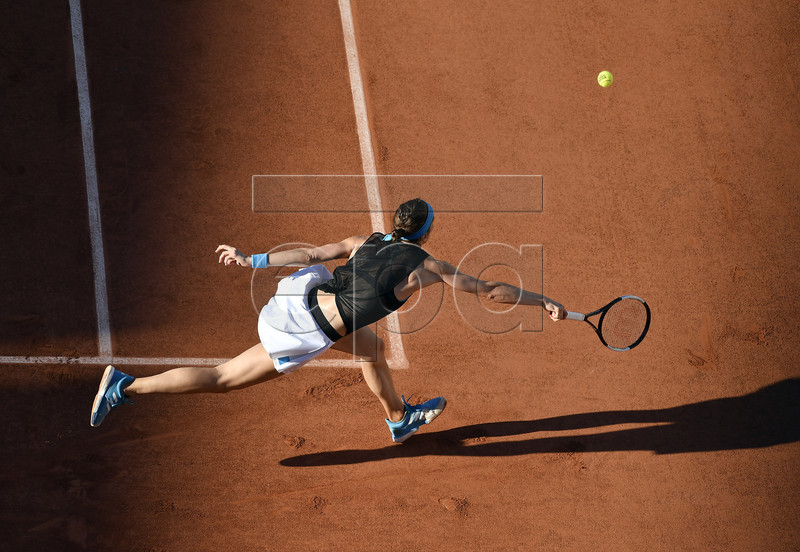 Andrea Petkovic of Germany plays Ashleigh Barty of Australia during their women?s third round match during the French Open tennis tournament at Roland Garros in Paris, France, 01 June 2019. EPA-EFE/JULIEN DE ROSA