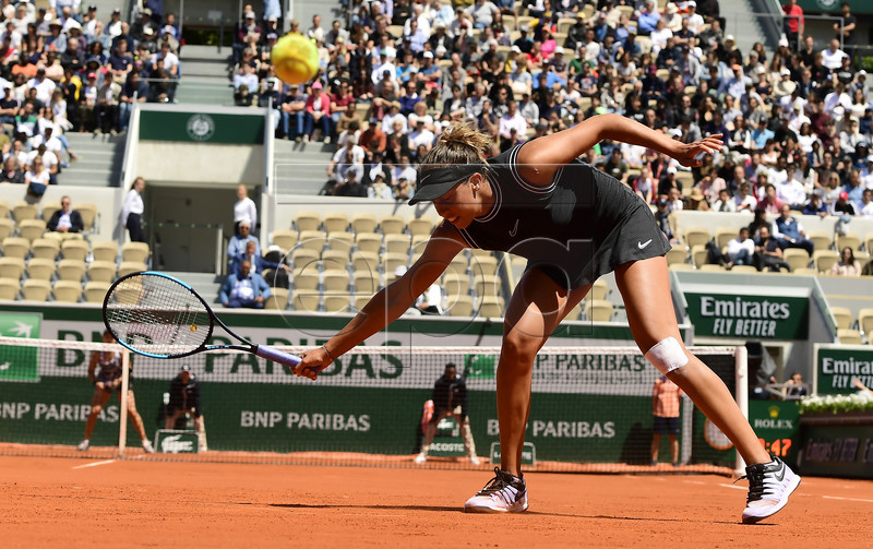 Madison Keys of the USA plays Ashleigh Barty of Australia during their women?s quarter final match during the French Open tennis tournament at Roland Garros in Paris, France, 06 June 2019. EPA-EFE/CAROLINE BLUMBERG