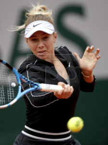 Amanda Anisimova of the USA plays Ashleigh Barty of Australia during their women?s semi final match during the French Open tennis tournament at Roland Garros in Paris, France, 07 June 2019. EPA-EFE/YOAN VALAT
