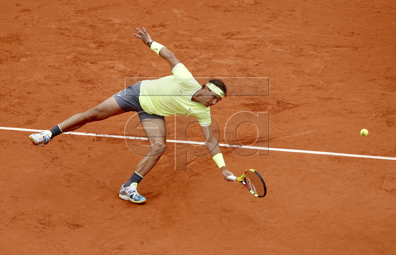 Rafael Nadal of Spain plays Roger Federer of Switzerland during their men?s semi final match during the French Open tennis tournament at Roland Garros in Paris, France, 07 June 2019. EPA-EFE/YOAN VALAT