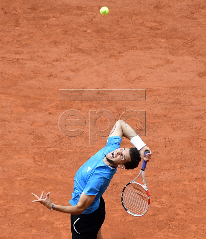 Dominic Thiem of Austria plays Rafael Nadal of Spain during their men?s final match during the French Open tennis tournament at Roland Garros in Paris, France, 09 June 2019. EPA-EFE/CAROLINE BLUMBERG